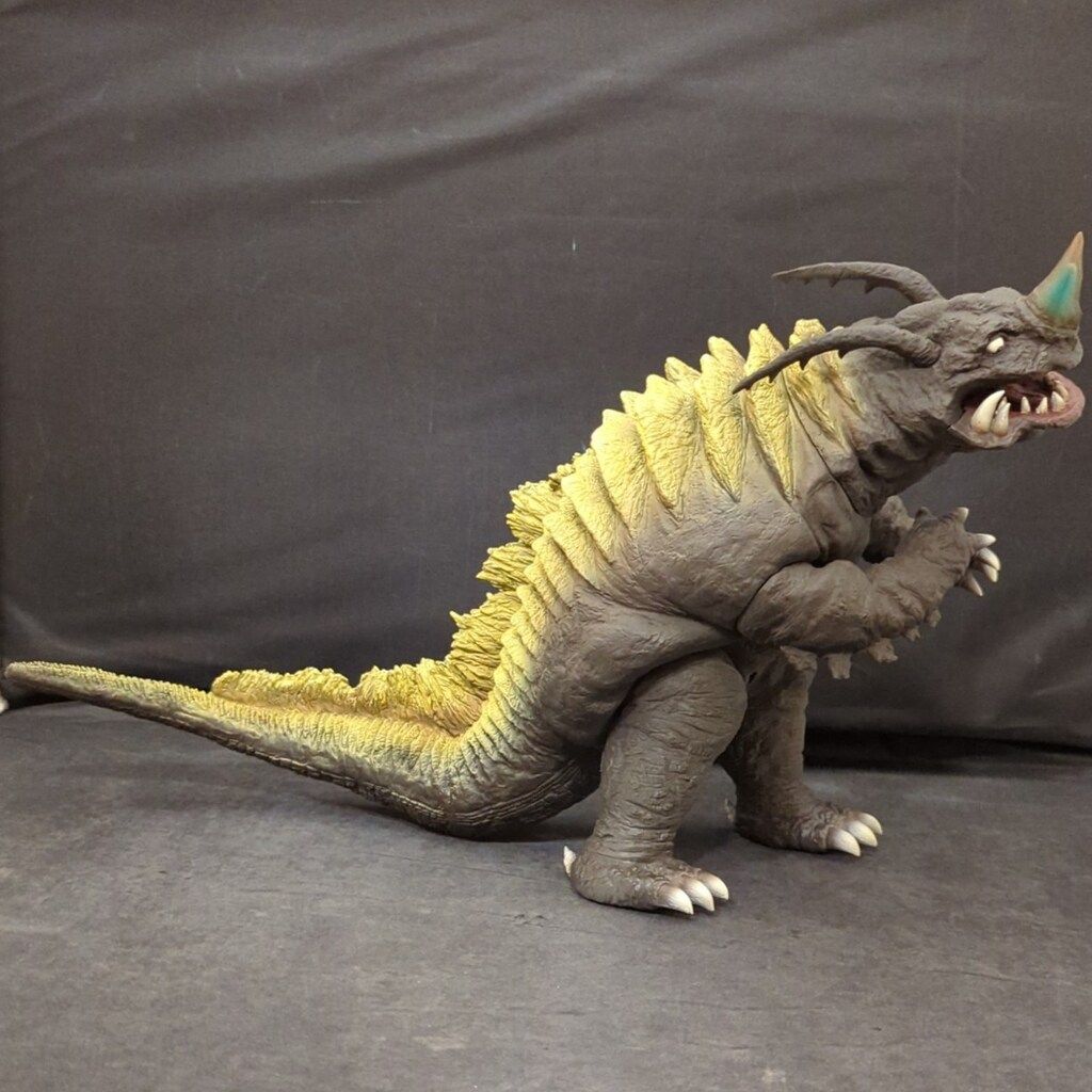 ☆未開封品 CCP 透明怪獣 ネロンガ アドベントVer. 1/6特撮シリーズ