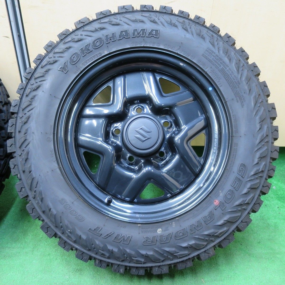 送料無料* バリ溝 9.5分☆スズキ ジムニー 純正 195R16 ヨコハマ 