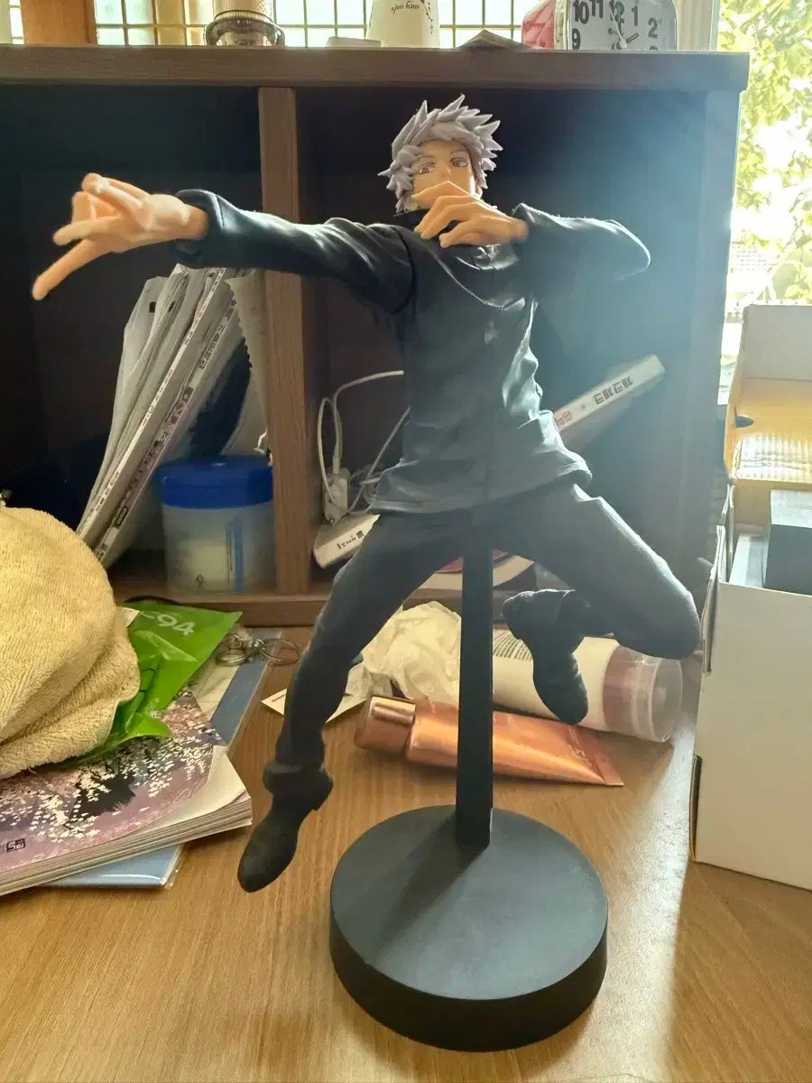 日本 限定版 五条悟 フィギュア 10 1万ウォンへ 売ります