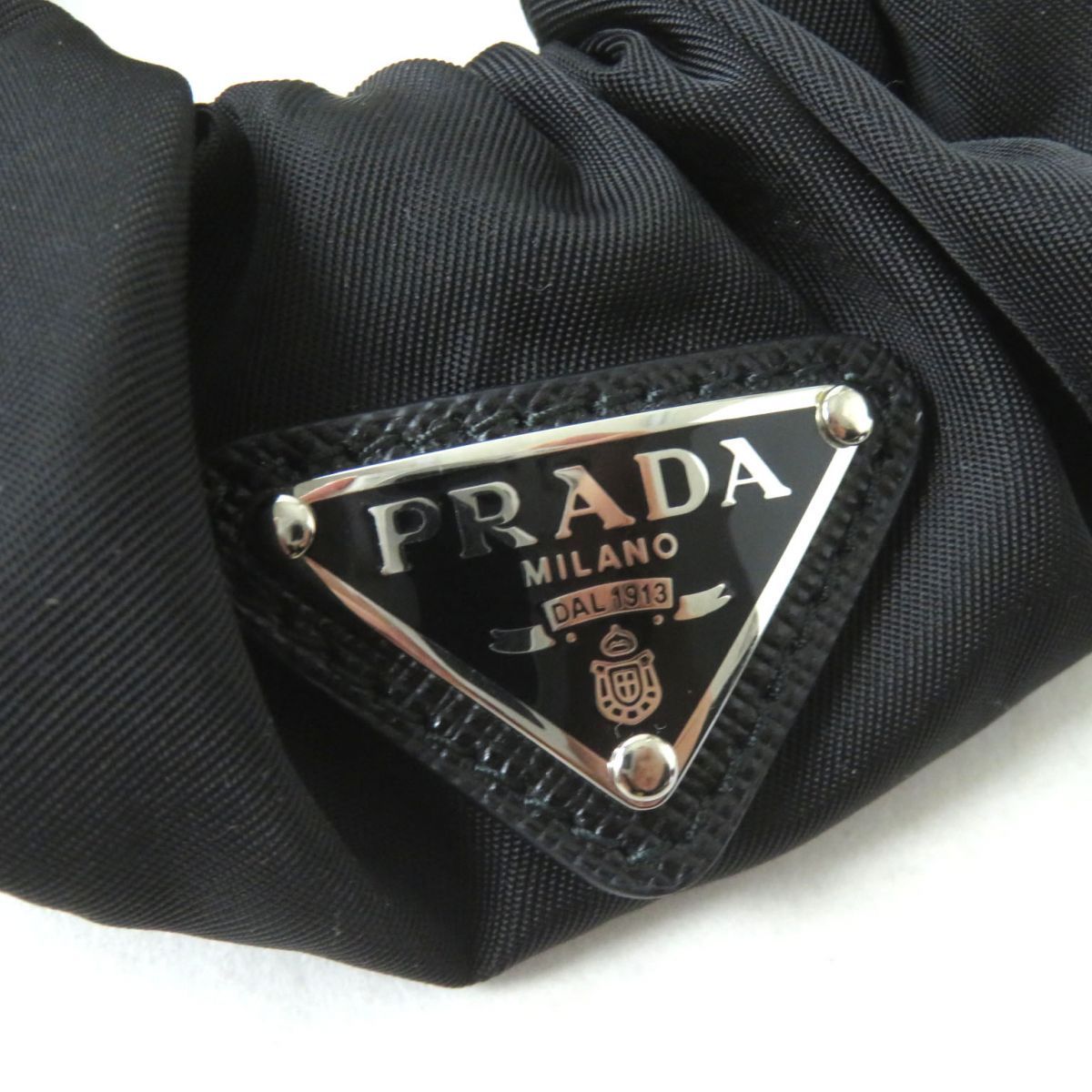 極美品◎正規品 PRADA プラダ シュシュ 1IF015 レディース ReNylon