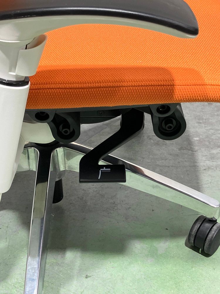 可動肘付セレーオチェア KF-577JB