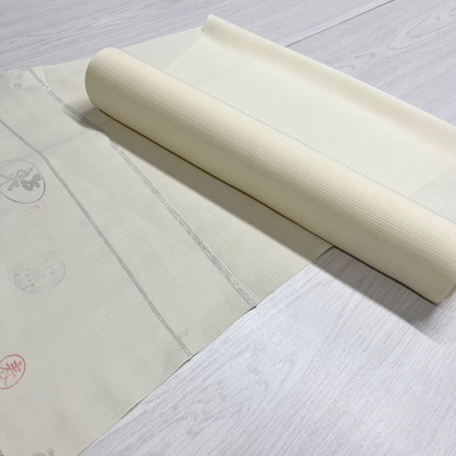 ♥ 匿名配送 反物 長襦袢 日本の絹 絹100％ 未仕立て クリーム