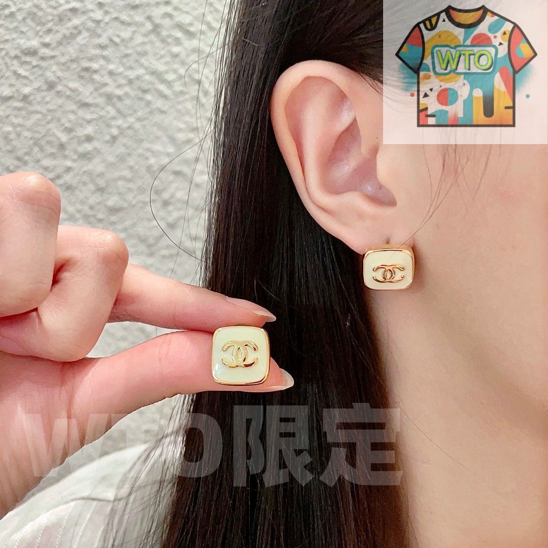 CHANEL ヴィンテージピアス　キャッチなし CHANEL シャネル ピアス ココマーク コインチャーム
