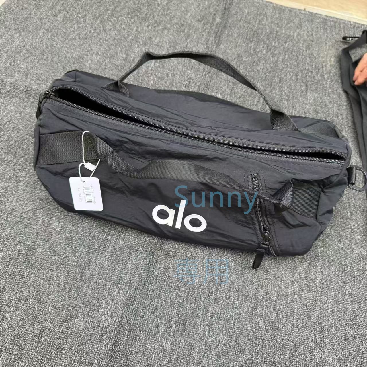 新品】Alo Yoga トートバッグ ジムバッグ スポーツバッグ 男女