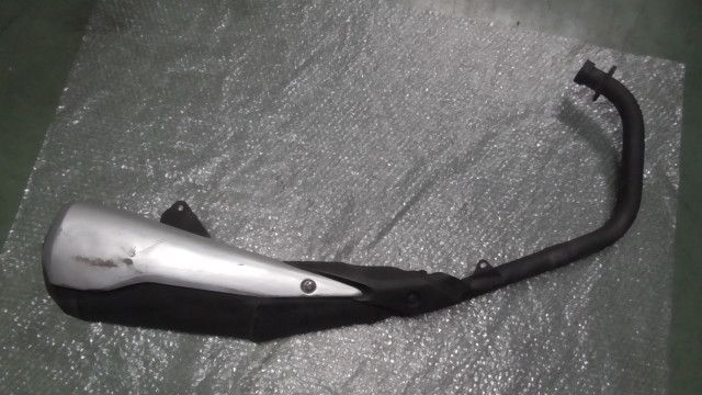 CBR250R MC41-1003xxx の マフラー カバー傷 1747101994
