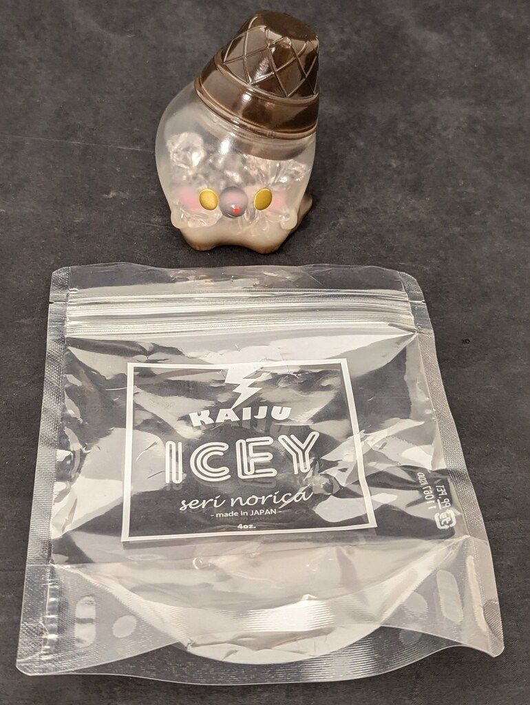 せりのりか サイン 怪獣アイシー 海獣サンディ LOFT タピオカミルクティー せり のりか 怪獣アイシー タピオカミルクティー