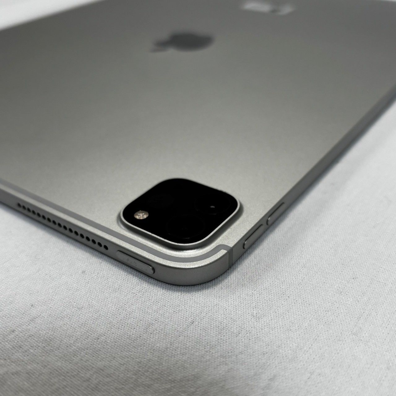 iPad|Pro|12.9インチ|第4世代|128GB|MY3D2J|A|ケース付|SIMロックあり|au|No.716