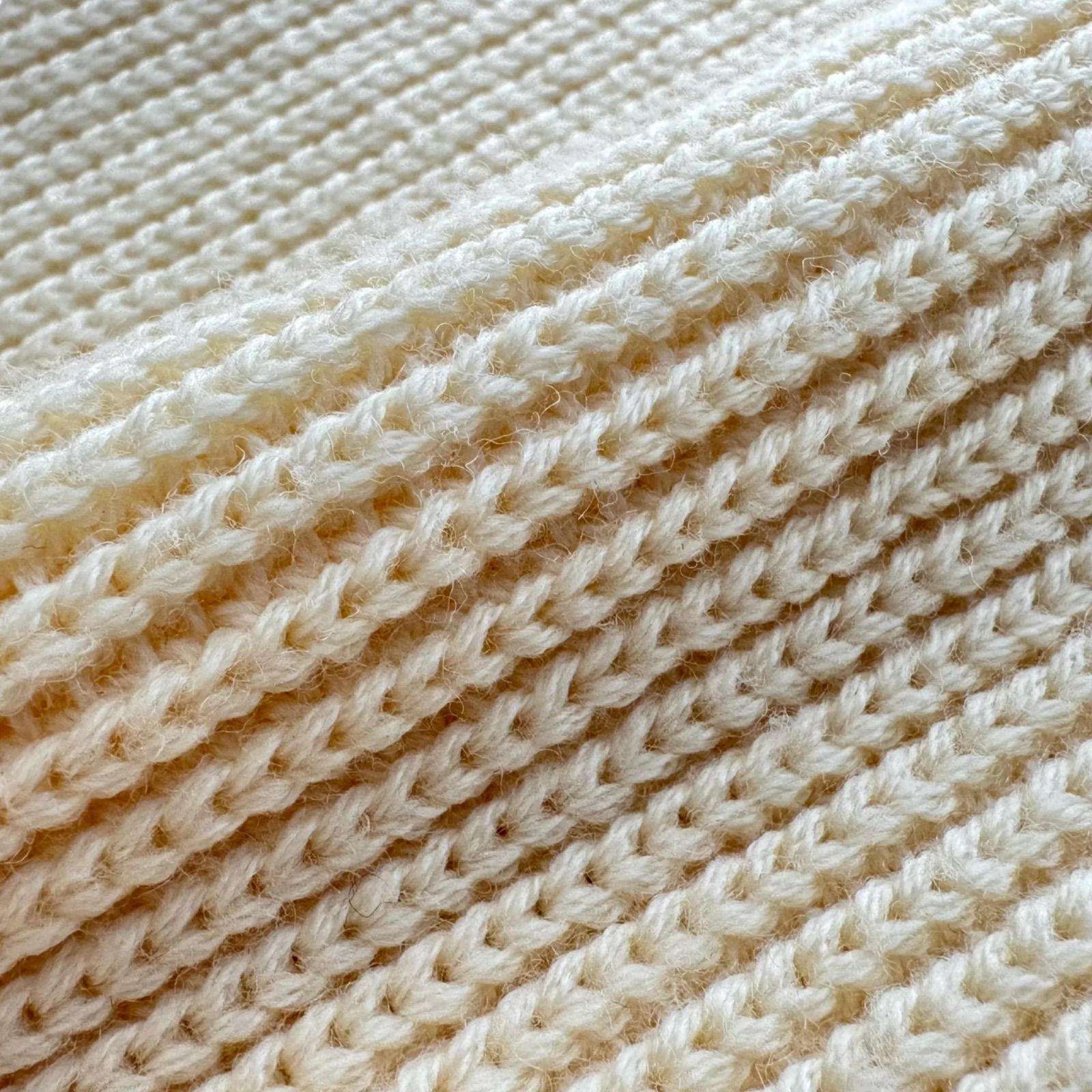 セーター ベージュ