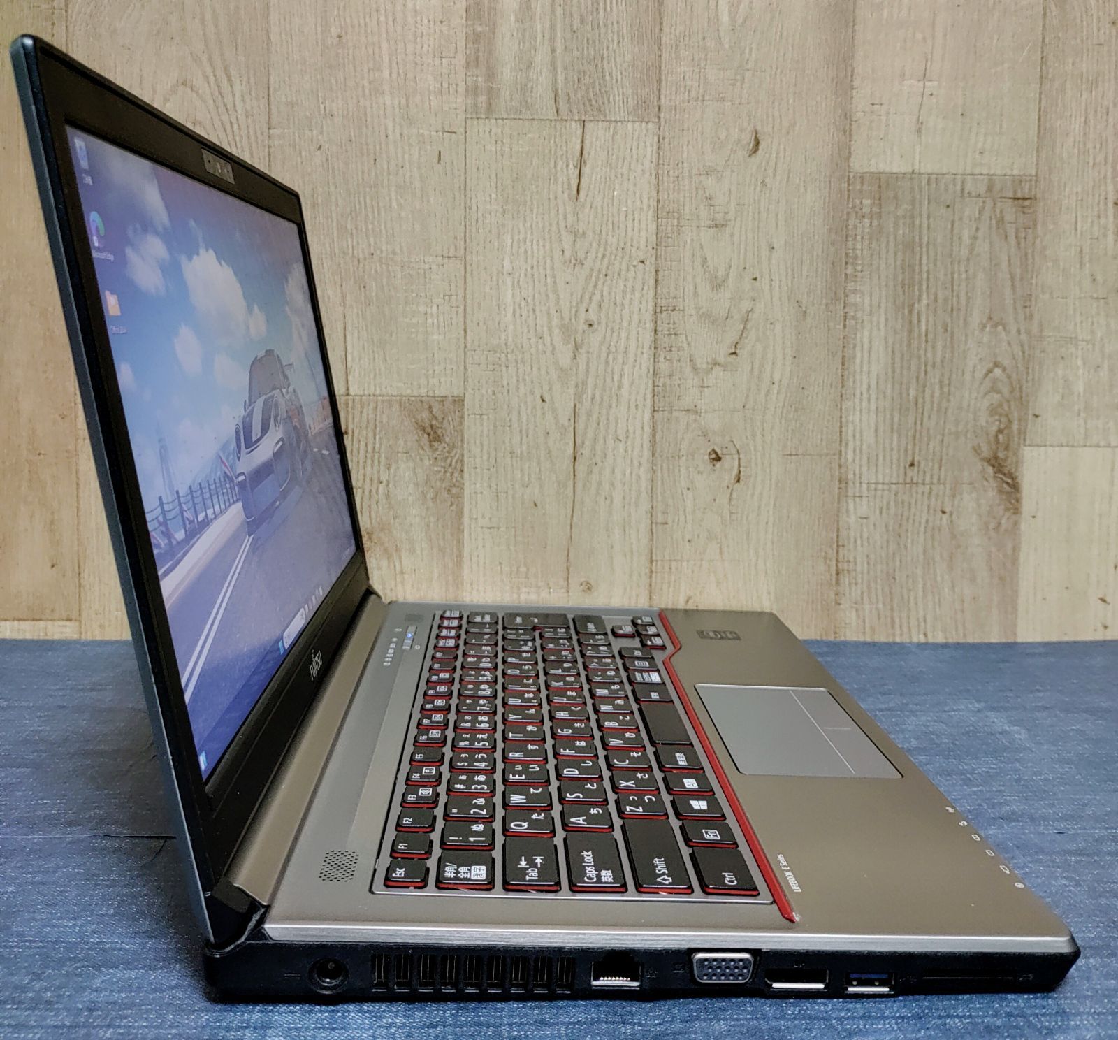 FUJITSU LIFEBOOK Corei5 メモリ8GB SSD256GB 14インチ DVD 高解像度 管理番号 M136 CHRISTIANNAURATH_COM_BR