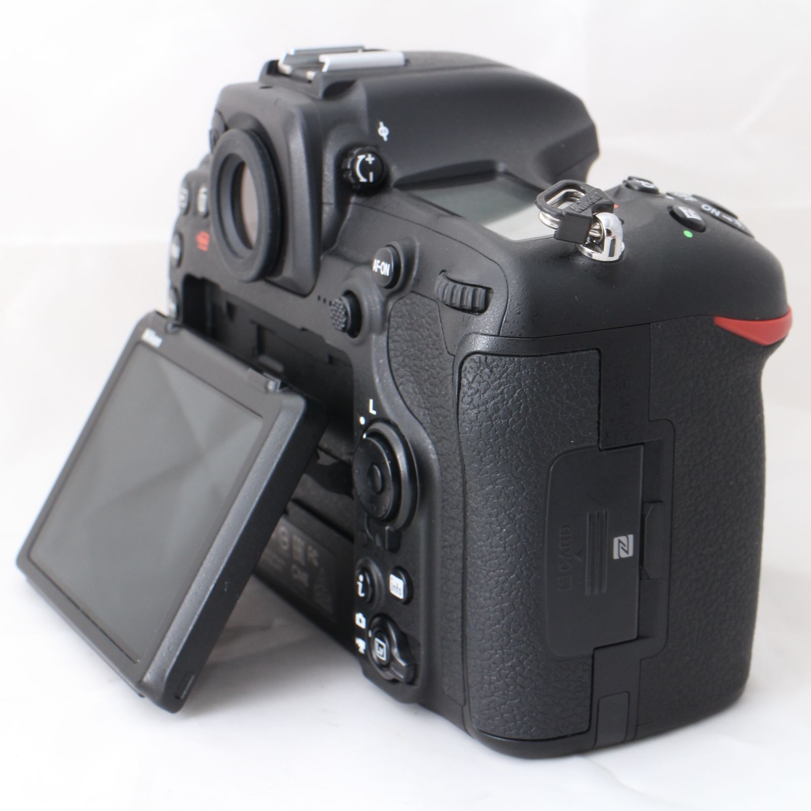 新品級 ニコン D5000 ショット数 4723枚 デジタル ボディ M491 新品級 ニコン D5000 デジタル ボディ ショット数 2,355枚 B891