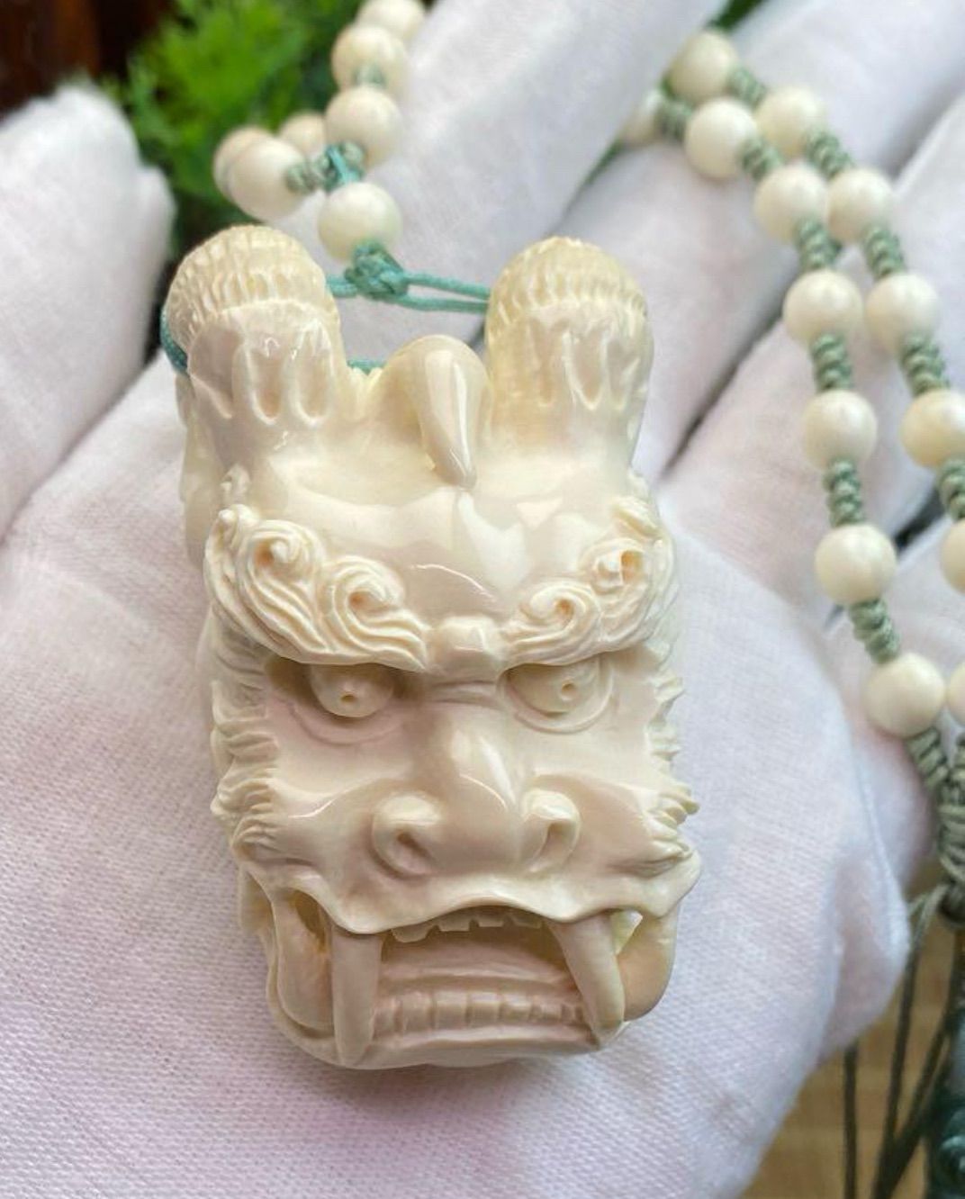 天然マンモス牙美しい手作り彫刻金を招く貔貅握り物 ブレスレット