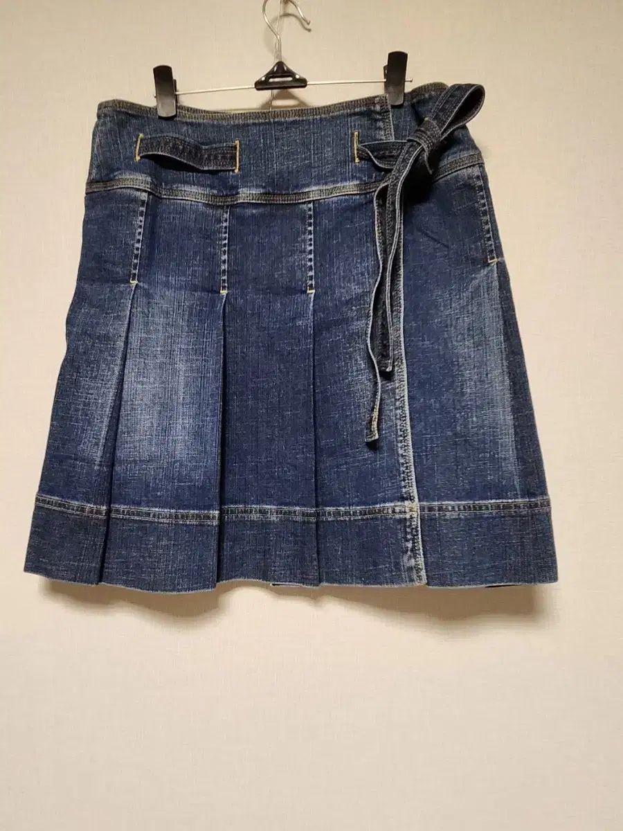 BURBERRY バーバリー デニム ラッププリーツ スカート