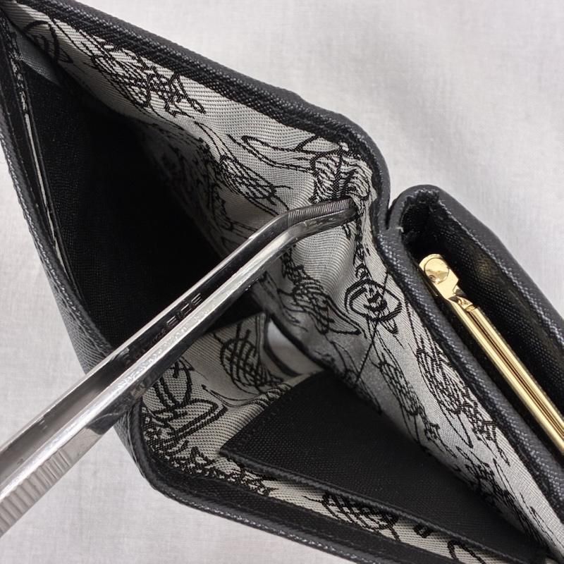 ヴィヴィアンウエストウッド　折り財布　BIGオーブ　ブラック　コンパクト Vivienne Westwood ヴィヴィアンウエストウッド 財布 二つ折り