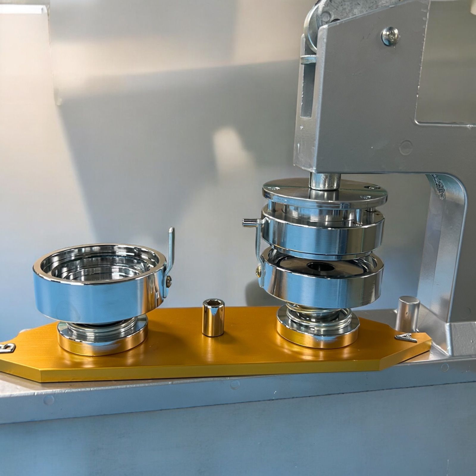 56mm 丸型 203 手動缶バッジ機 缶バッジマシン バッジ制作