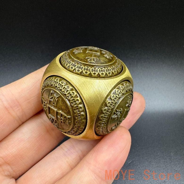 銅 細工 円形六面招財進宝 捩転乾坤 把件 解圧 装飾品 工芸品