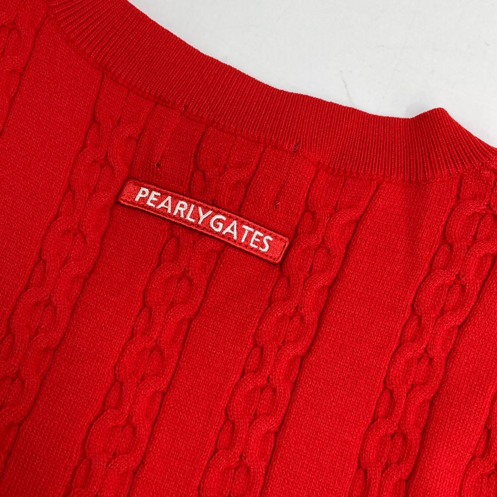 サイズ：1 PEARLY GATES パーリーゲイツ 2023年モデル Vネック ニットベスト アーガイル柄 レッド系 [240101473975] ゴルフウェア レディース ストスト サイズ：1 PEARLY GATES パーリーゲイツ 2023年モデル Vネック ニット