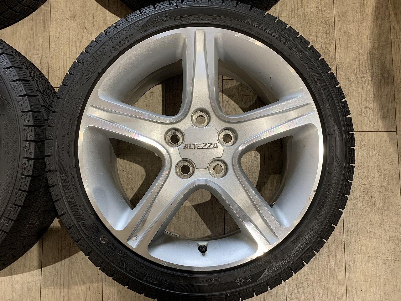 トヨタ純正アルミホイールスタッドレス215/45R17 wh11415.jpg