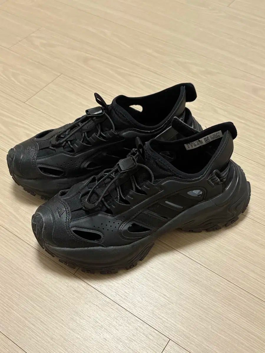 adidas アディダス スニーカーサンダル 245