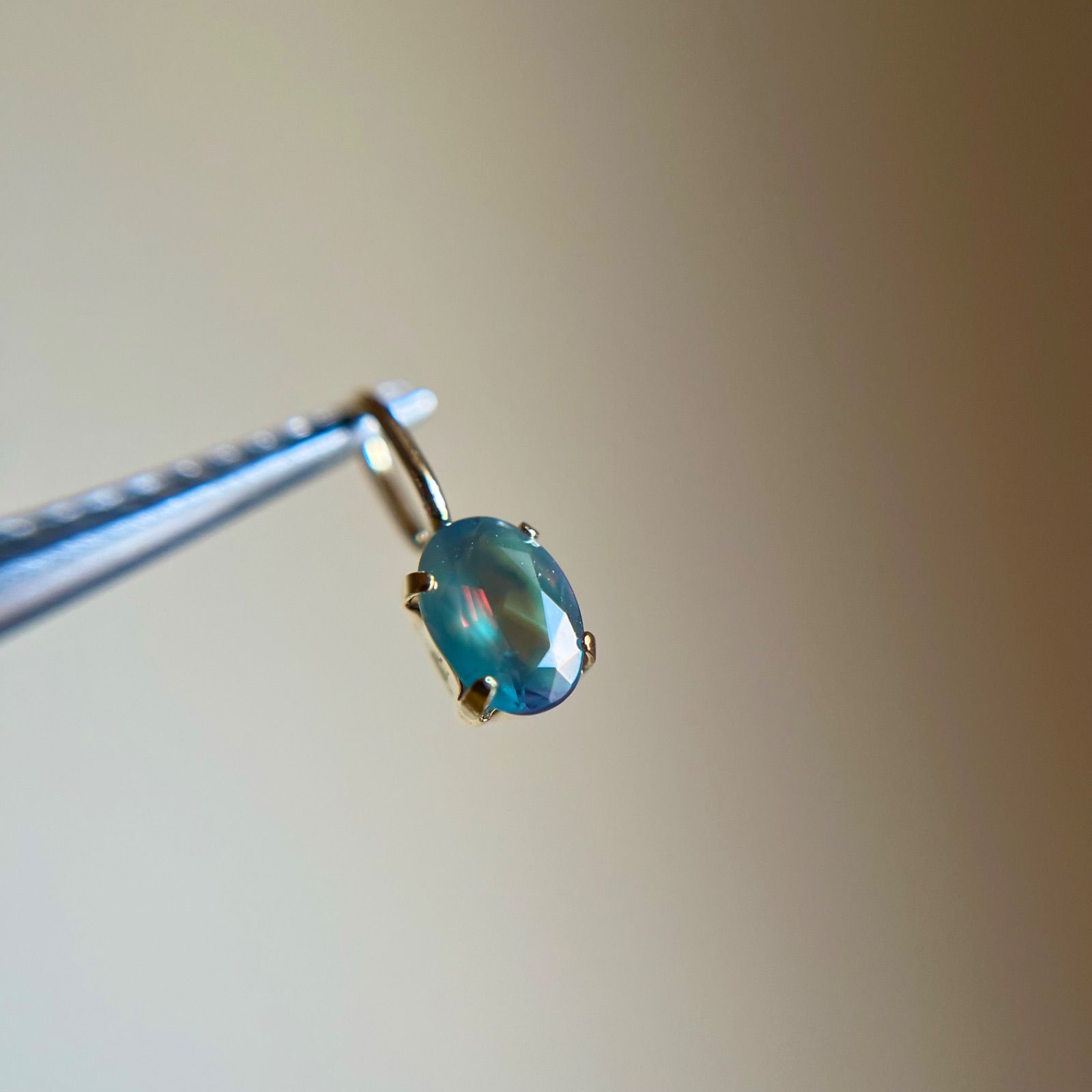 K18 天然石アレキサンドライトoval希少　レア　ペンダントトップ　18金 3 K18 天然石アレキサンドライトoval希少 レア ペンダントトップ