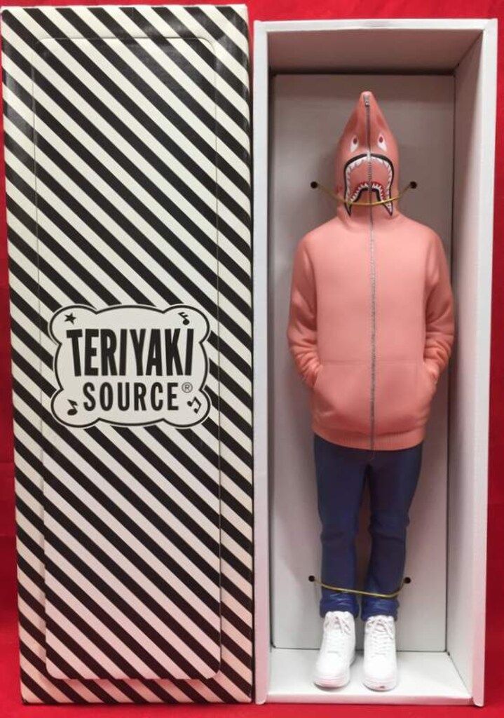 ノーウェア TERIYAKI SOURCE A BATHING APE テリヤキクローンズ フィギュア シャークパーカー ピンク