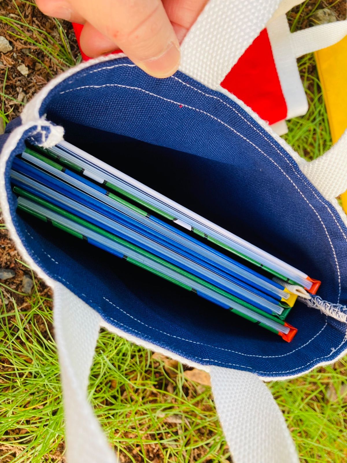 絵本トートバッグ全6色帆布ハンドメイドMORI21cm角正方形