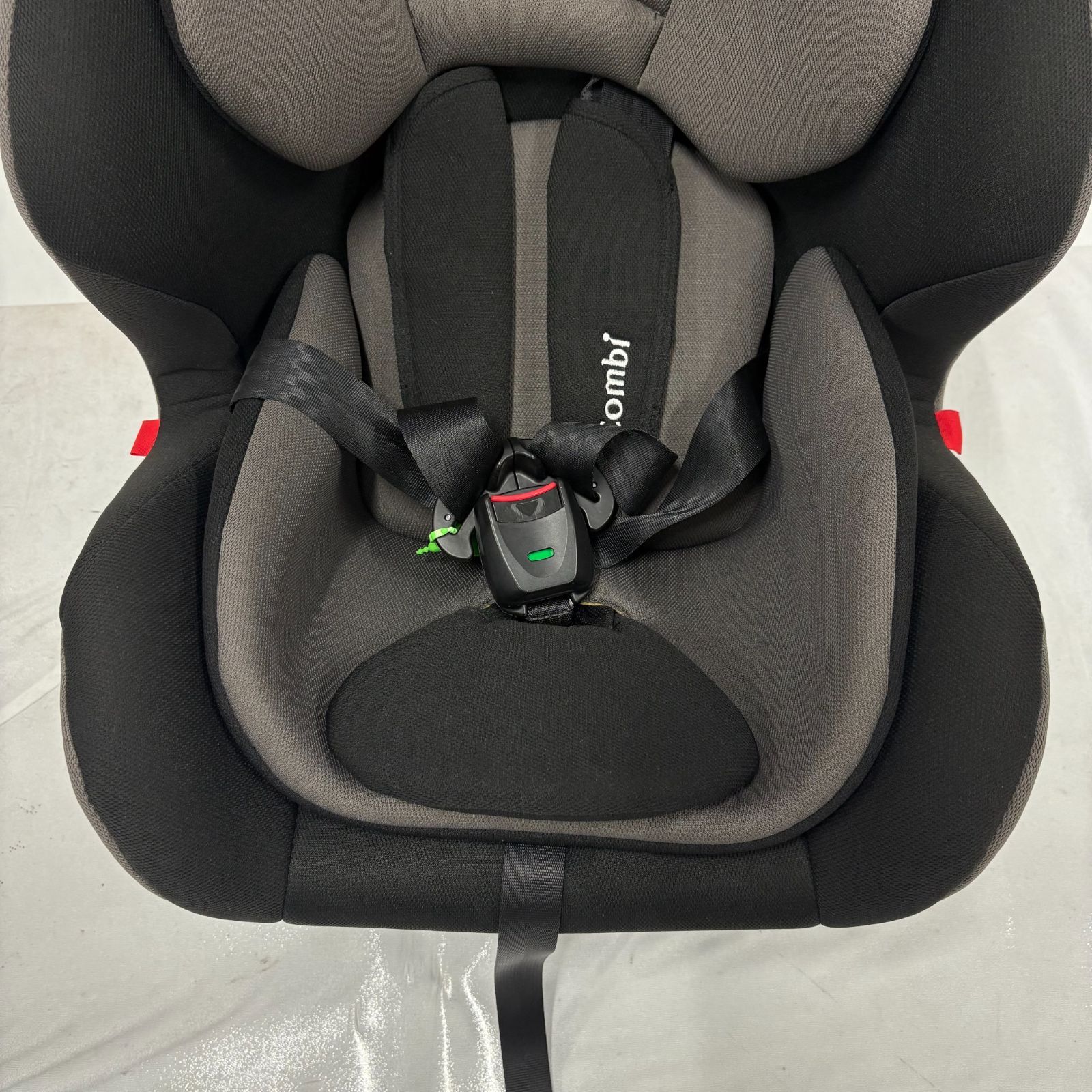 極美品　Combi コンビ　チャイルドシート ウィゴーロング　ブラック　新生児 極美品 Combi コンビ チャイルドシート ウィゴーロング ブラック