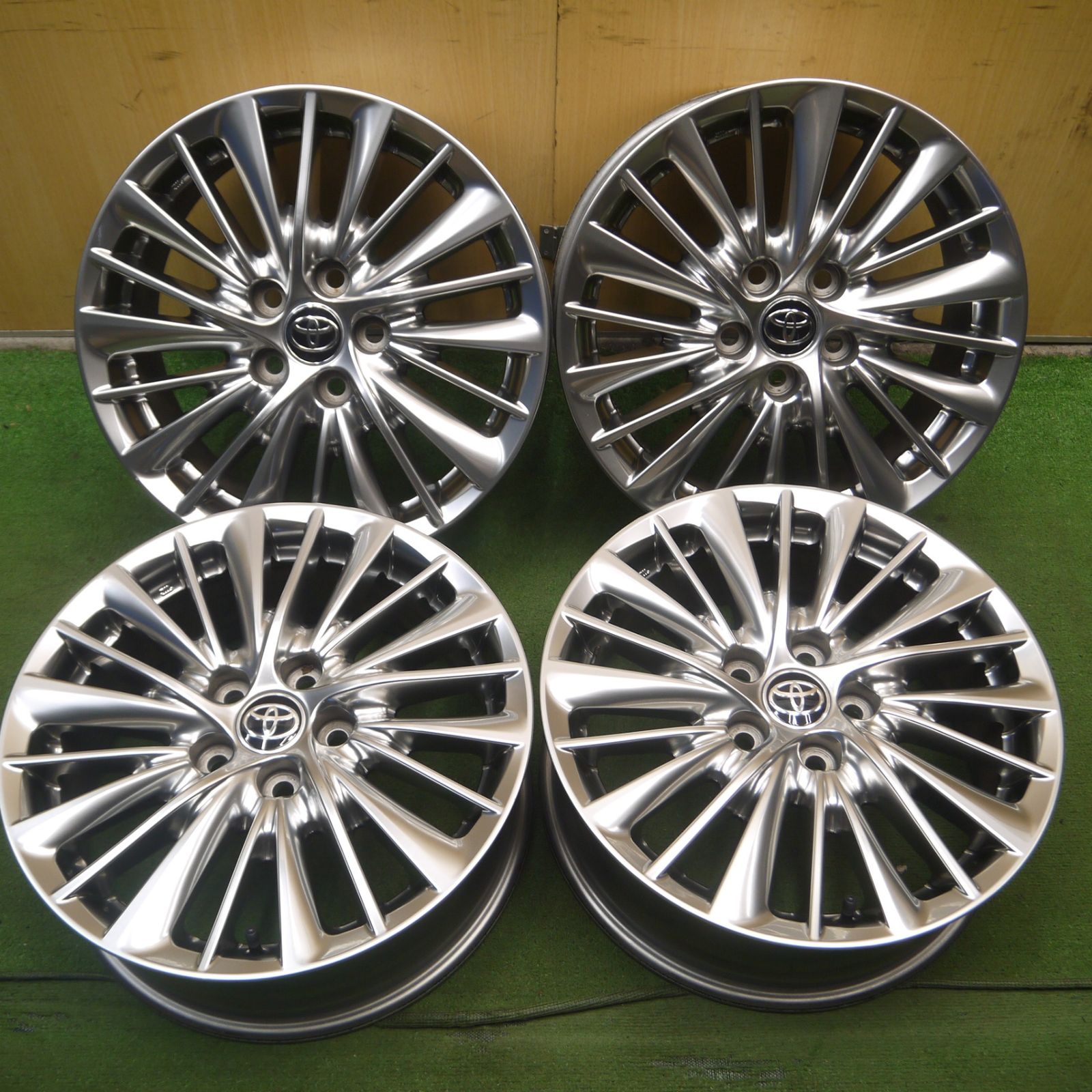 *送料無料* キレイトヨタ 30系 アルファード ヴェルファイア 後期 純正 ホイール 17インチ 17×6.5J PCD114.3/5H4062405Hホ