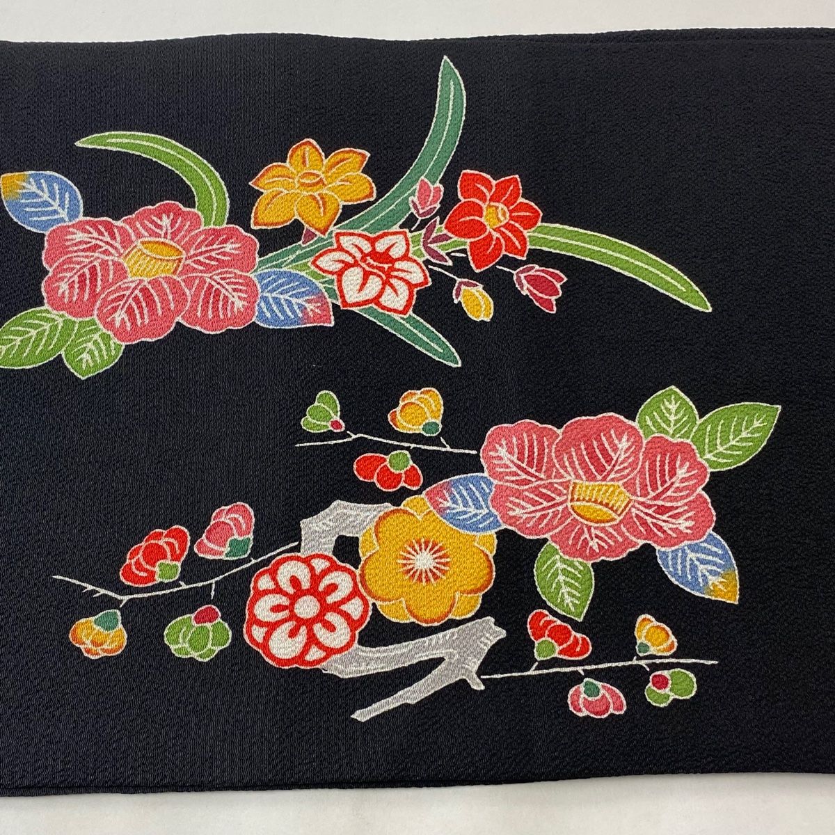 開き名古屋帯 美品 逸品 栗山吉三郎 落款 枝梅 椿 縮緬 黒 正絹