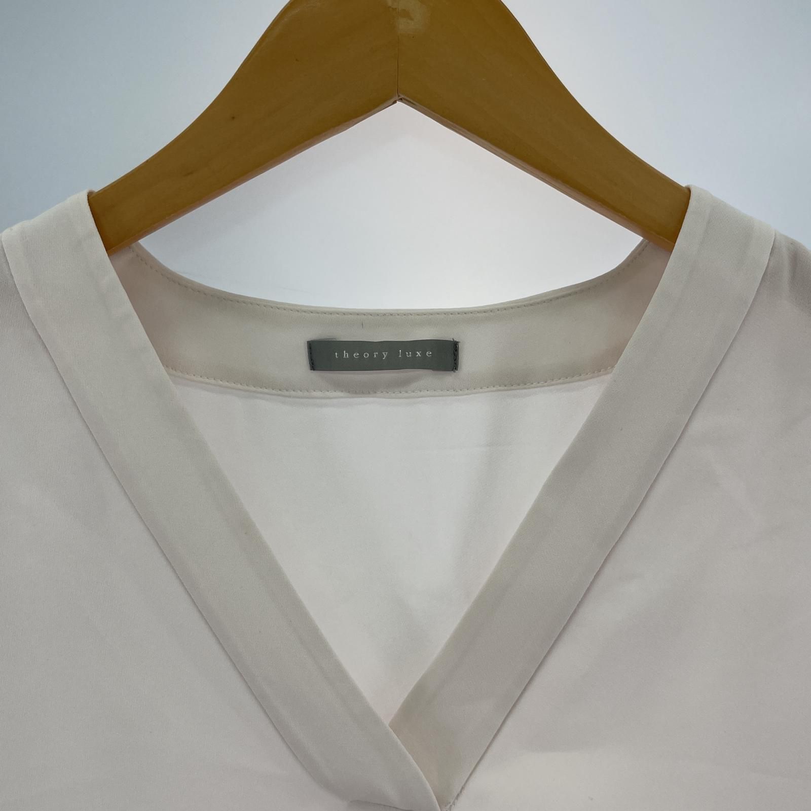 美品/theory luxe セオリーリュクス Vネックフレンチスリーブブラウス theory luxe セオリーリュクス Vネック シアー フレンチスリーブ