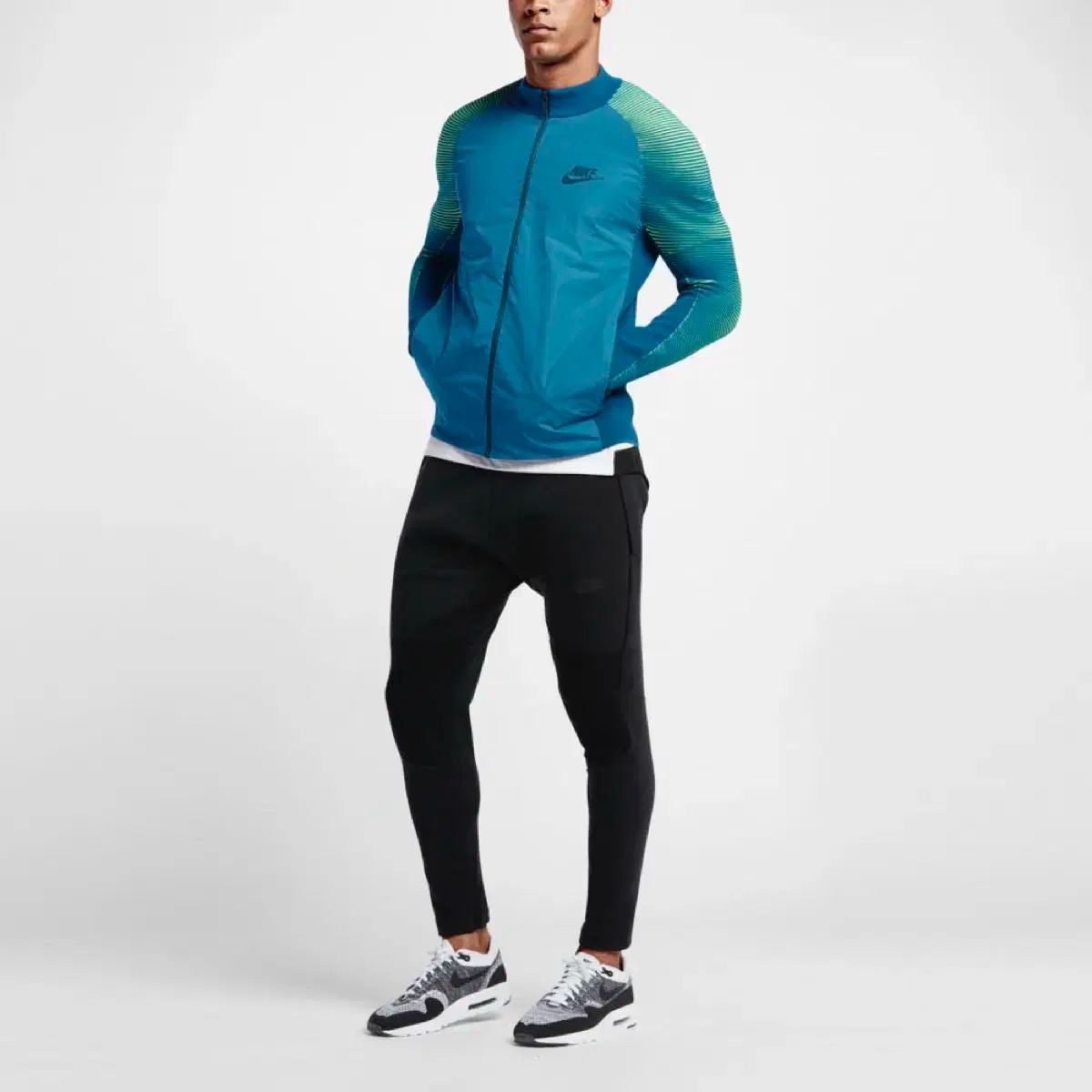 Nike(ナイキ） テクニット ウーブンジャケット