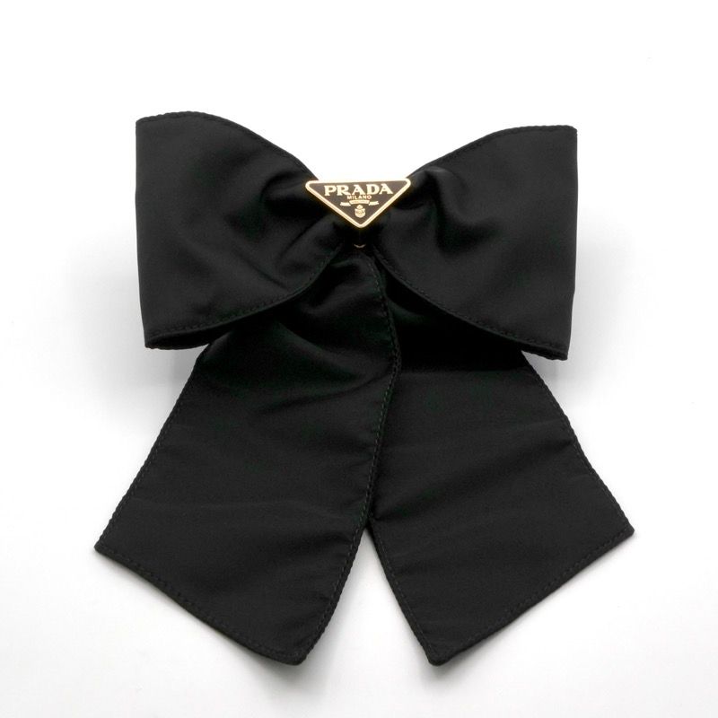PRADAヘアアクセサリー　リボン黒ゴールド 非常に美品♡お値引き中明日まで！ PRADAヘアアクセサリー リボン黒ゴールド 非常に美品♡お値引き