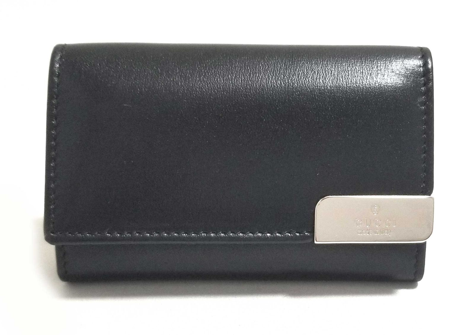 未使用品‼️黒レザーにロゴプレートが映える‼️ グッチ　6連キーケース 未使用 グッチ キーケース メンズ レザー ブラック 黒 6連キーケース