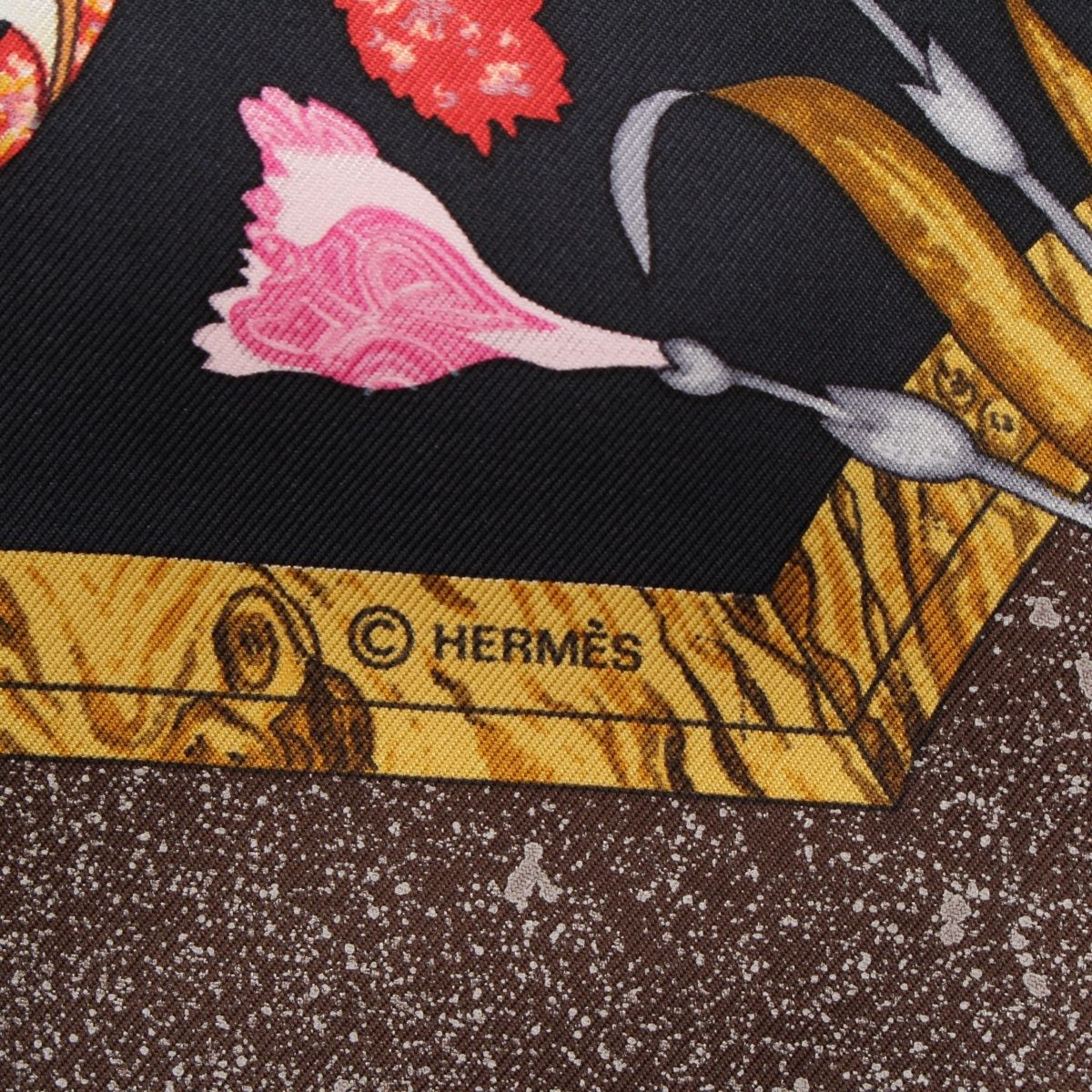 美品　エルメス　東洋の石と西洋の石細工　シルクシフォンスカーフ　カレ90 鳥 HERMES/エルメスカレ90東洋の石と西洋の石細工シルク スカーフ