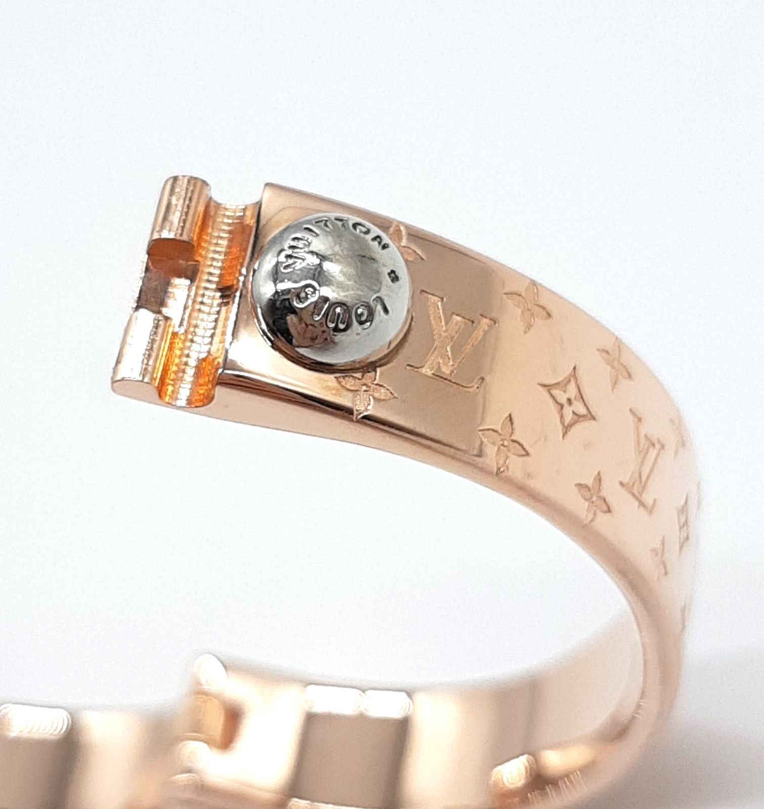 Louis Vuitton（ルイ・ヴィトン）カフ・ナノグラム ブレスレット ルイ・ヴィトン(LOUIS VUITTON)ルイ・ヴィトン カフナノグラム