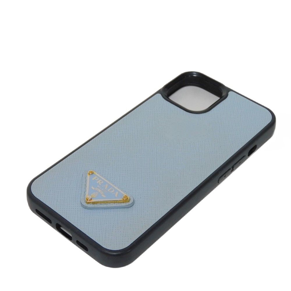 PRADA - PRADA プラダ サフィアーノ トライアングル iPhone 13 ケース ライトブルー パステル ゴールド トライアングルロゴ セレステ スマホケース 1ZH148 PRADA プラダ サフィアーノ トライアングル iPhone 13 ケース