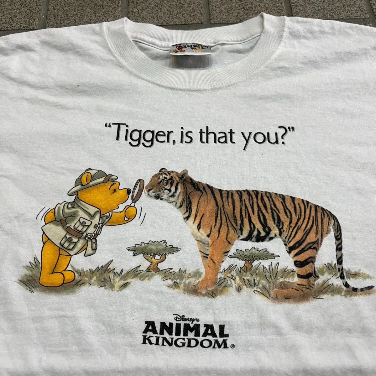 プーさん Tigger is that you? アニマルTシャツ poo tigger - メルカリ