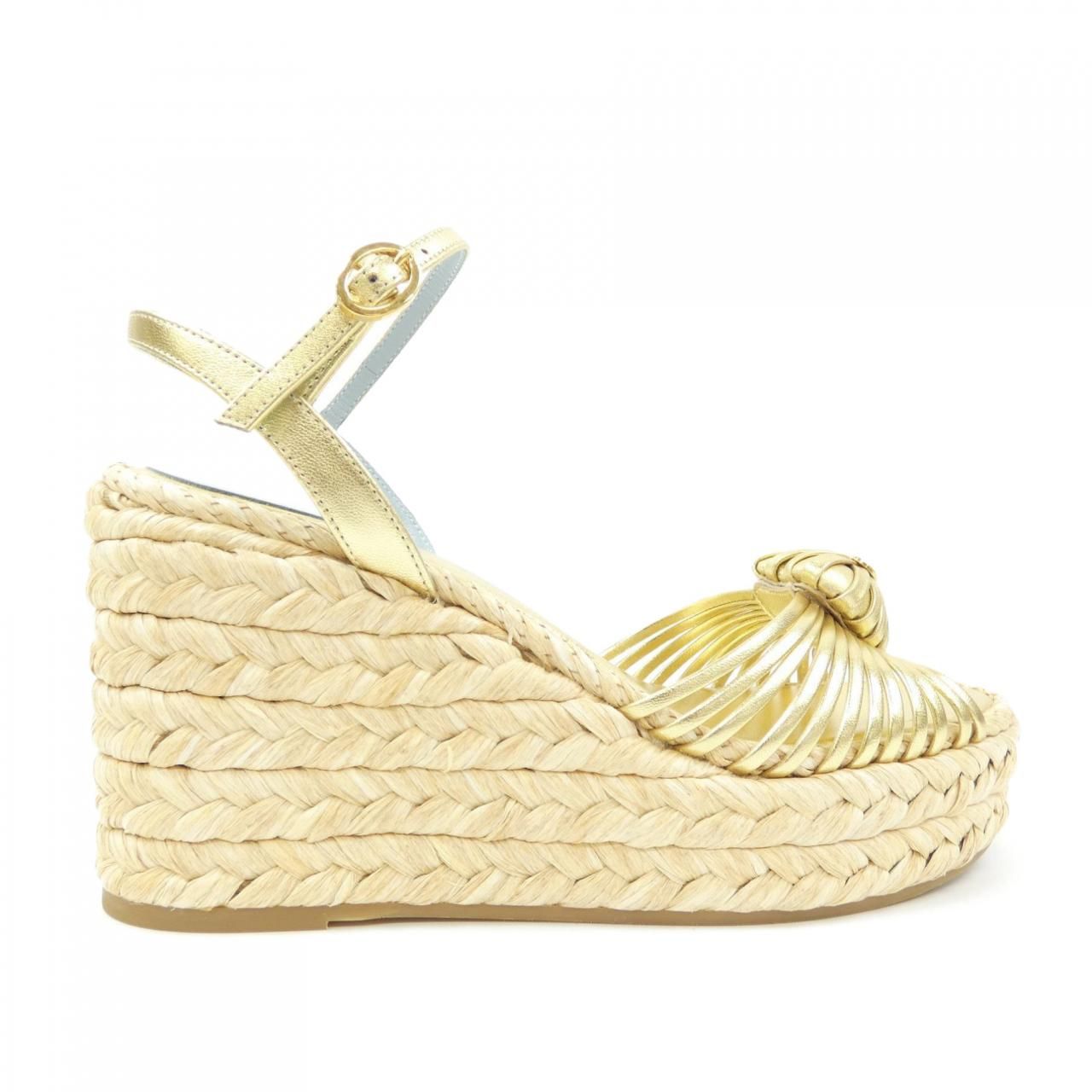 【美品/正規品】ヴァレンティノ Valentino サンダル　35 1/2 美品/正規品】ヴァレンティノ Valentino サンダル 35 1/2 - メルカリ