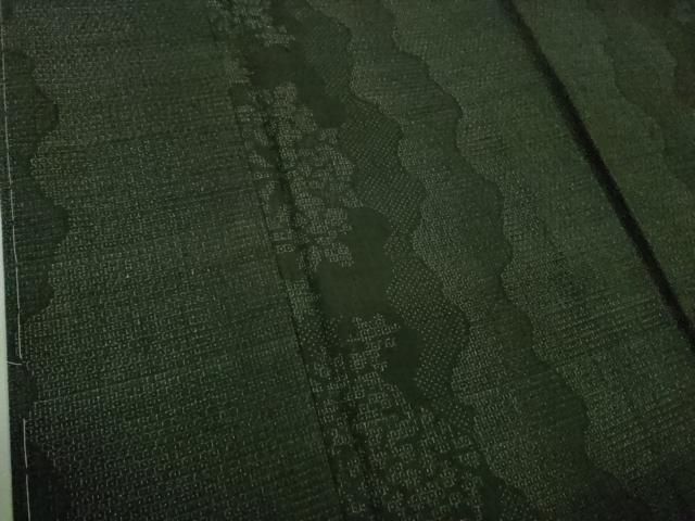 平和屋着物□極上 結城紬 80亀甲 源氏車花文 よろけ縞 黒緑色