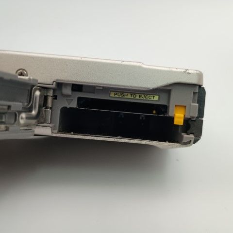 コンパクトデジタルカメラ