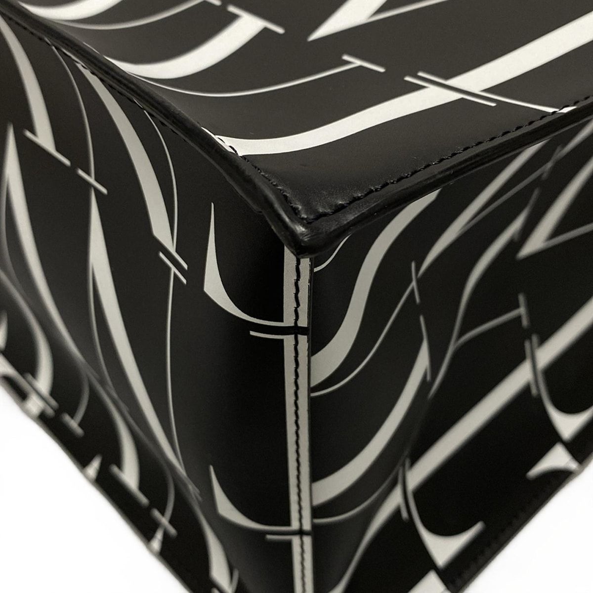 バレンチノガラバーニ トートバッグ