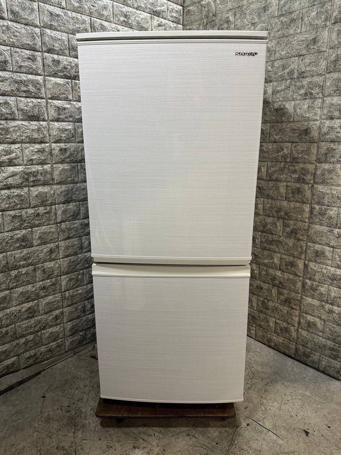 大阪送料無料☆3か月保障付き☆冷蔵庫☆2020年☆シャープ☆2ドア☆SJ