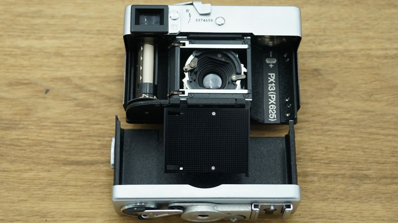 通販大得価Rollei35 シンガポール製　露出計故障 フィルムカメラ