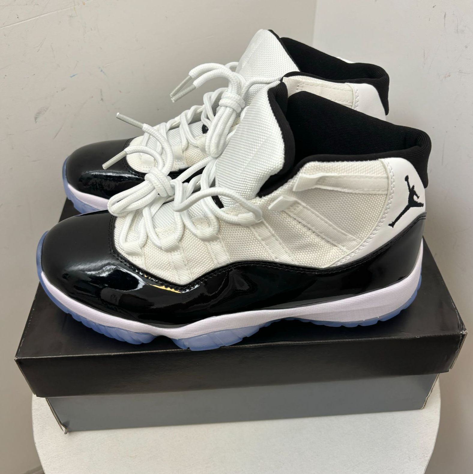 ナイキ スニーカー NIKE Jordan Air Jordan 11 concord バスケットボールシューズ 黒と白