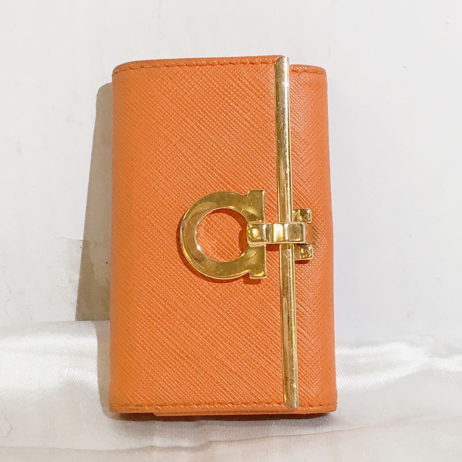 サルヴァト－レフェラガモのキ－ケースです Salvatore Ferragamo orange key case サルヴァトーレ