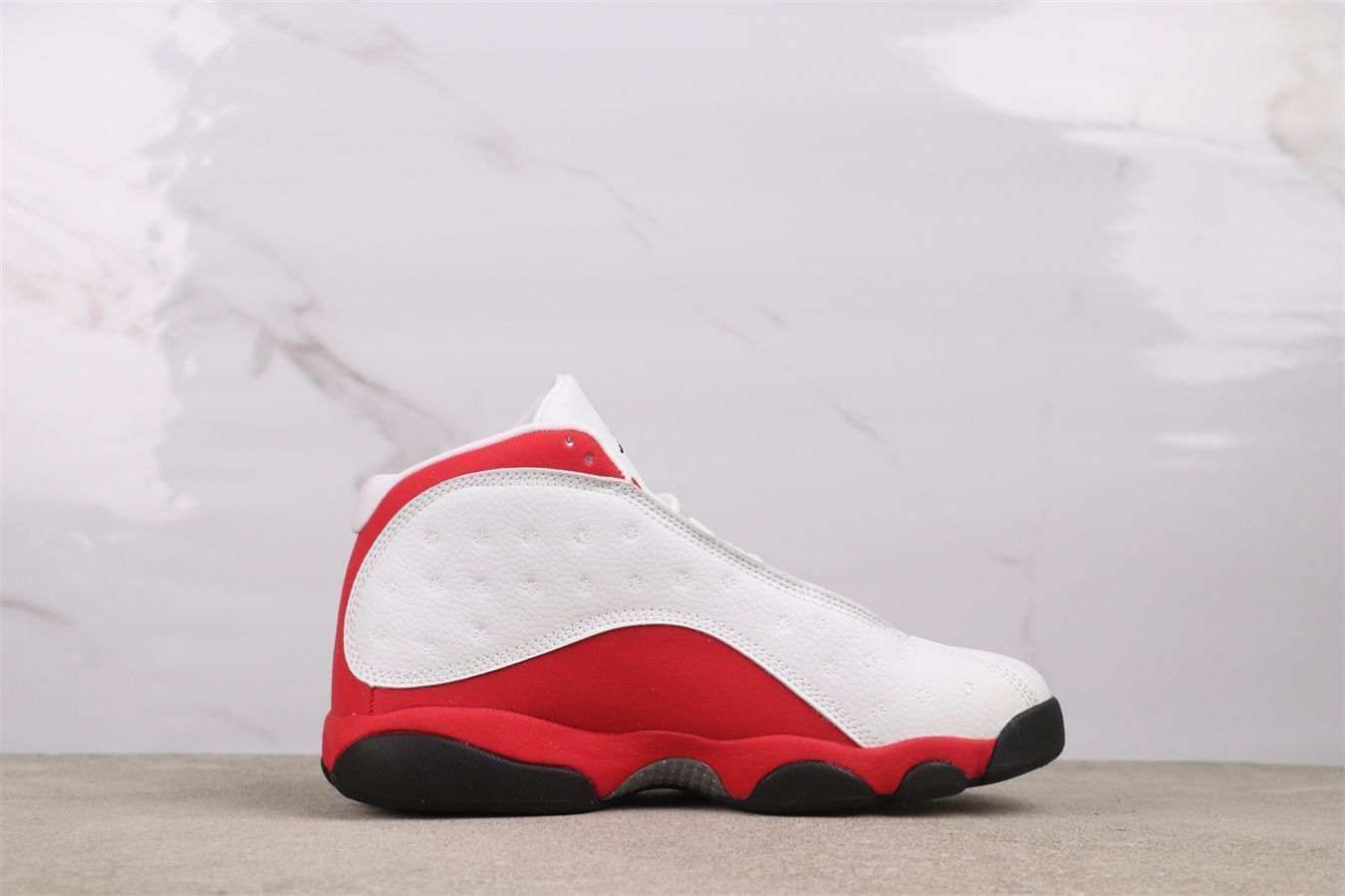 今日特価】Air Jordan / エア ジョーダン ホワイト レッド AJ13