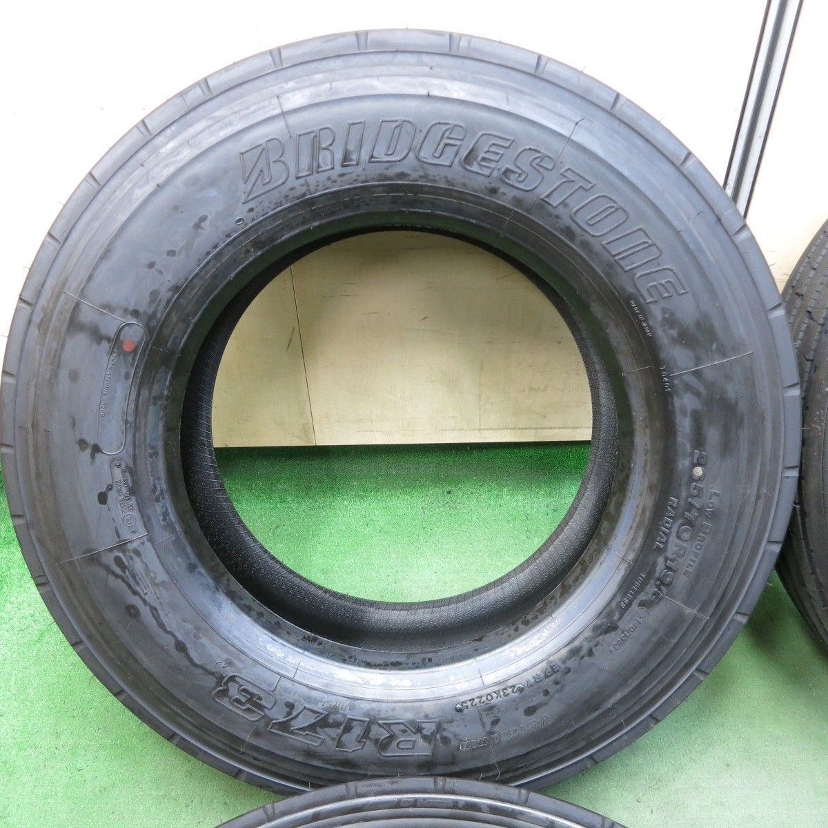 残り3日 新車外し 25年 トラック タイヤ 265|70R19.5 140|138J ブリヂストン R173 19.5インチ 5100703ナノタ