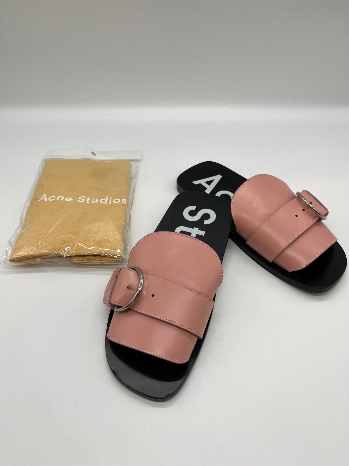 ACNE STUDIOS フラットサンダル ピンク ブラック 雑色店 - メルカリ