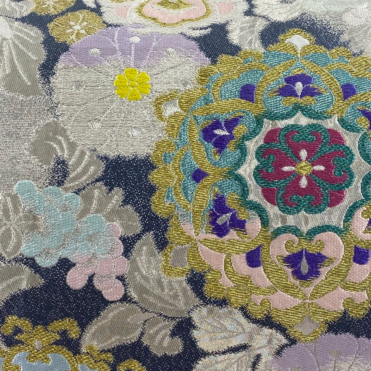 袋帯 秀品 華文 花唐草 金銀糸 箔 銀色 六通 正絹 【中古
