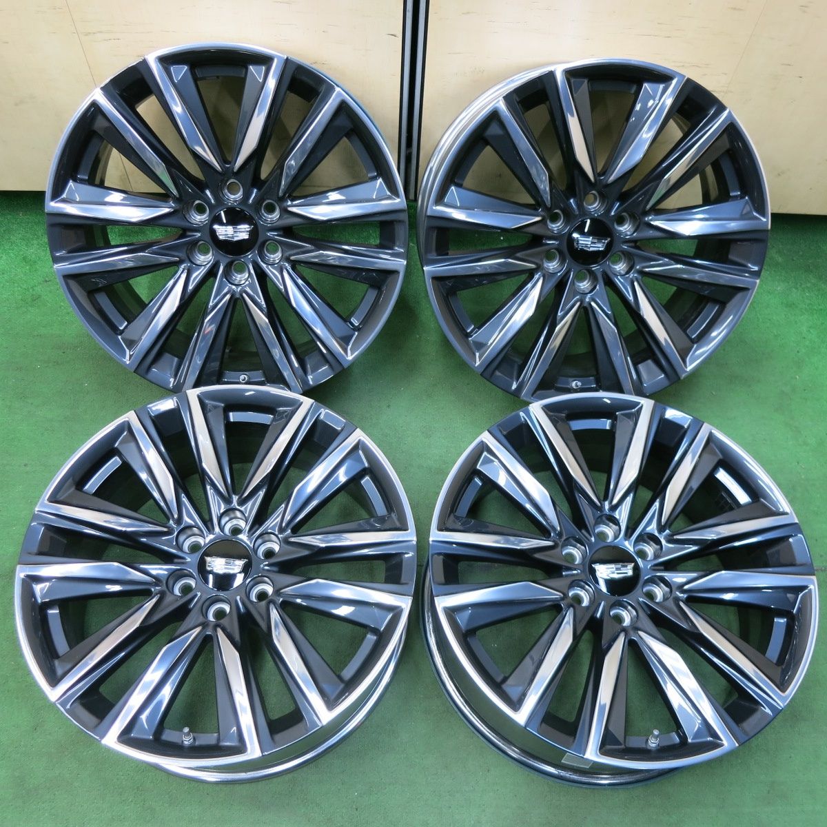 新車外し 空気圧センサー付き キャデラック エスカレード スポーツ 純正 ホイール 22インチ 22×9J PCD139.7|6H 5011505SYホ