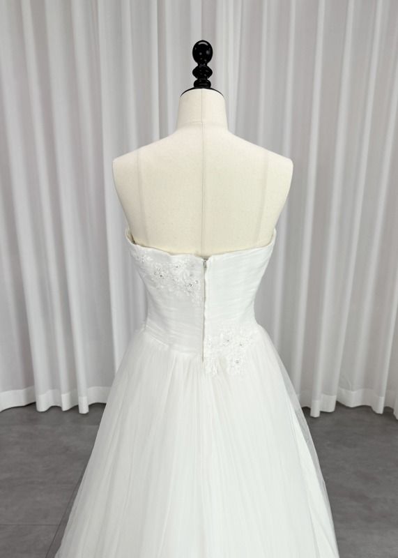 タカミブライダル TAKAMI BRIDAL Aライン ウェディングドレス ホワイト 白 ファーストオーナー チュール - メルカリ